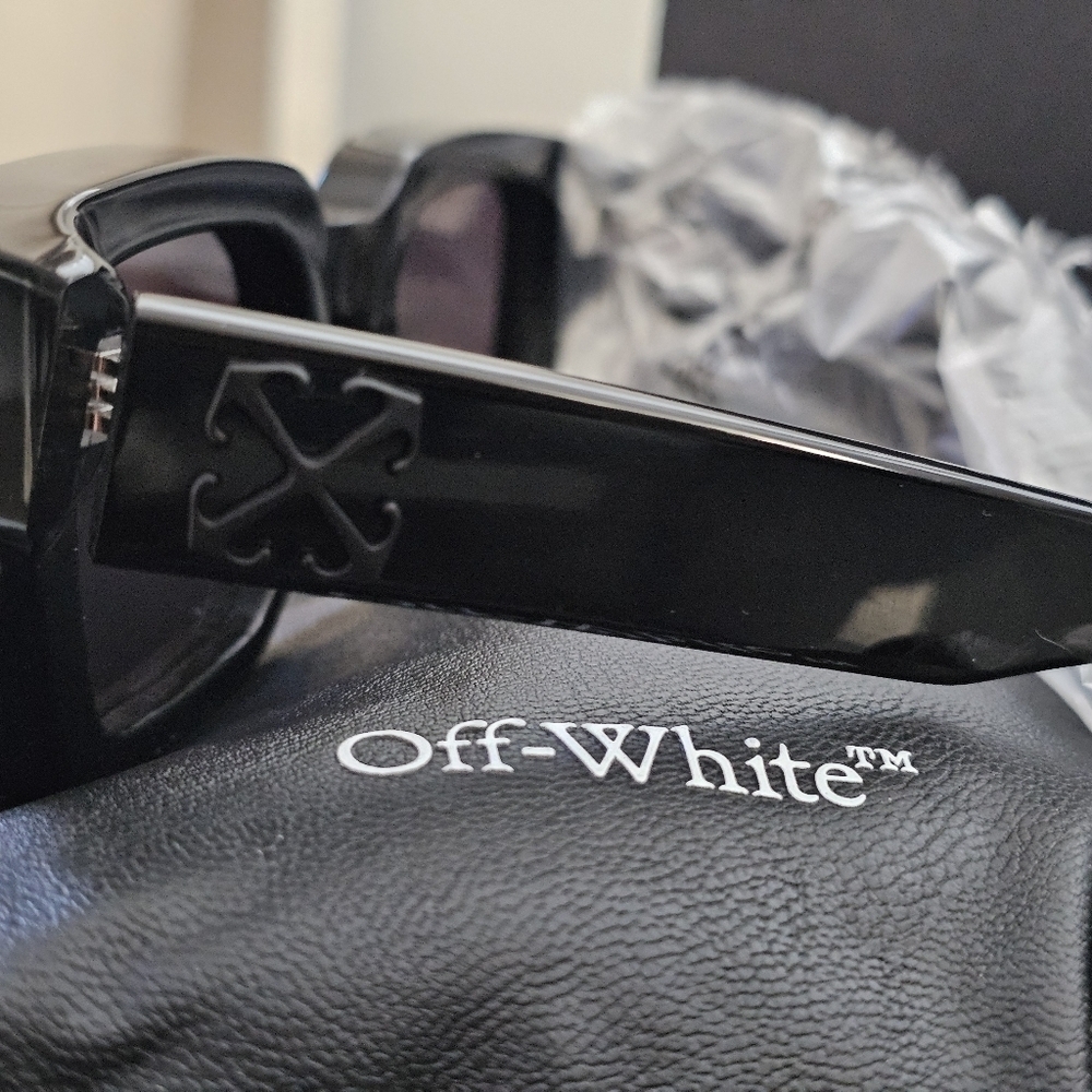 Off-White 50 MmVirgil Square Sunglasses . - Picture 6 of 10